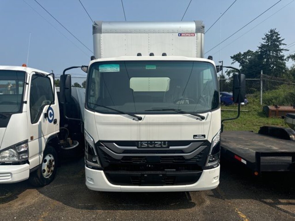 New 2025 Isuzu NRR Minivan/Van