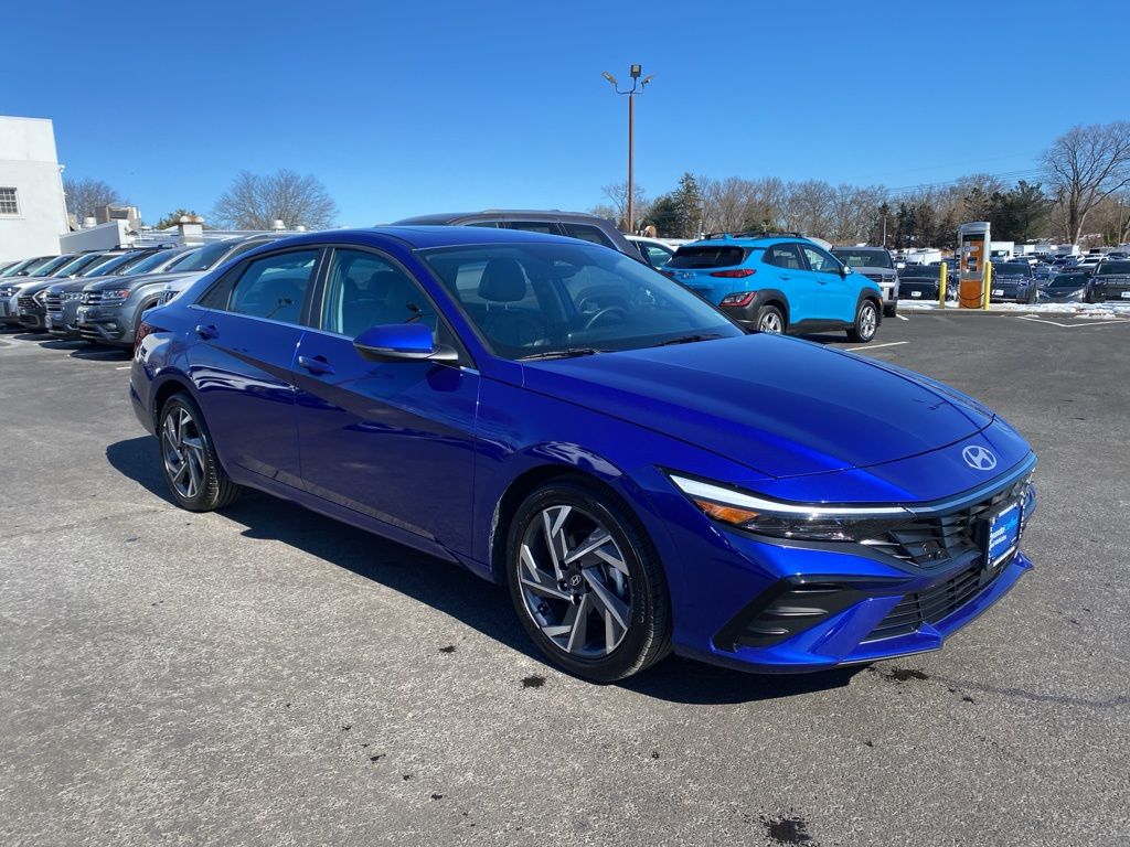 2025 Hyundai Elantra Sedan 