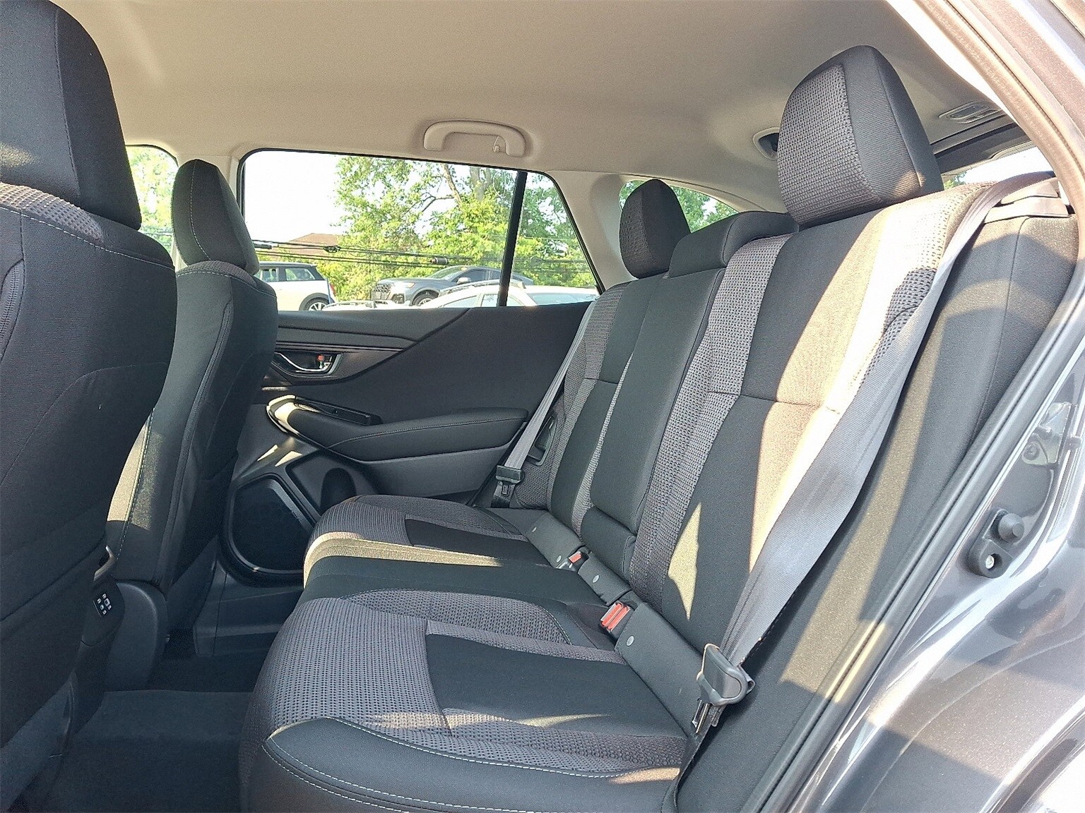 2025 Subaru Outback Premium photo 4