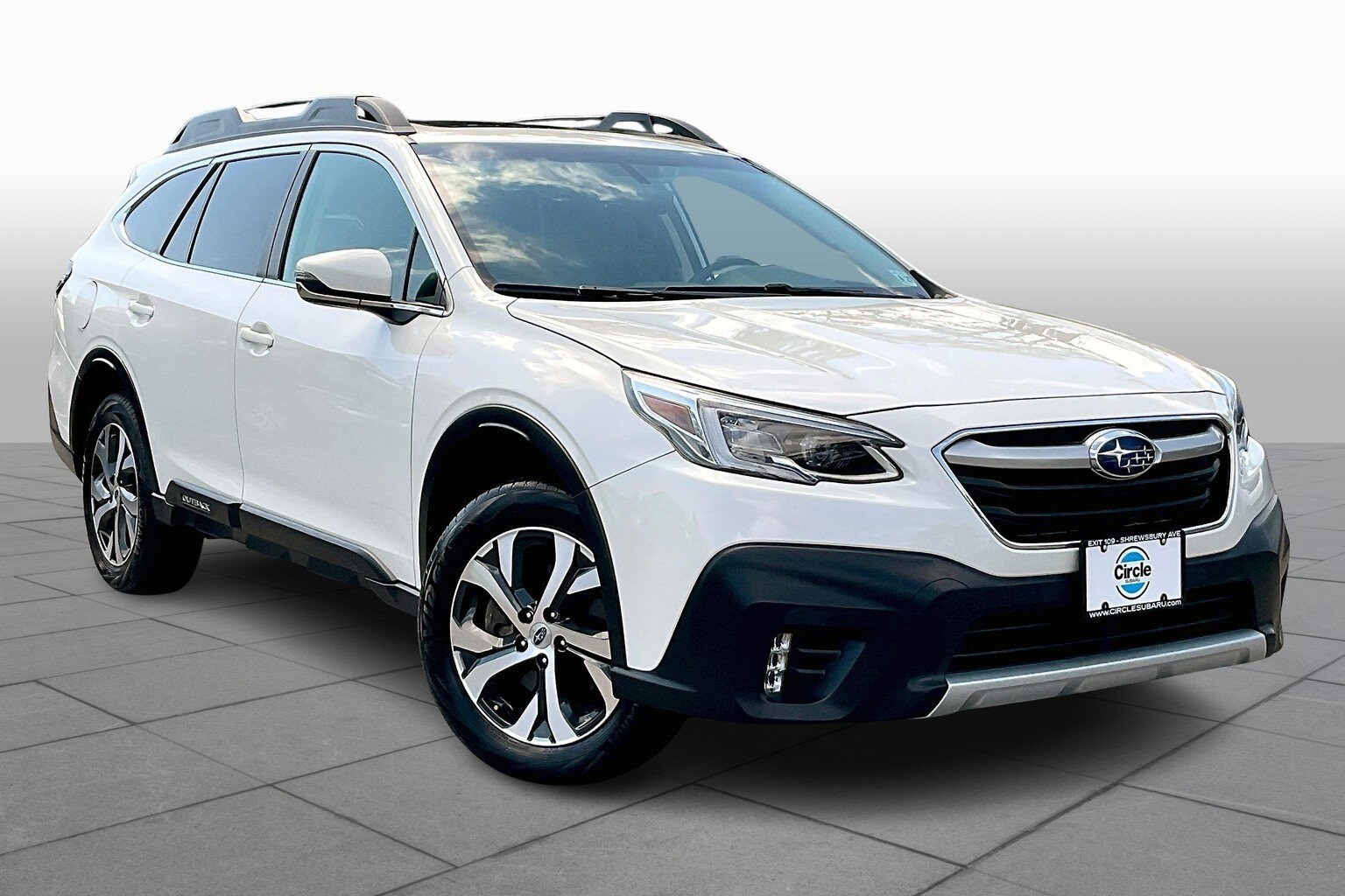 2022 Subaru Outback Limited photo 2
