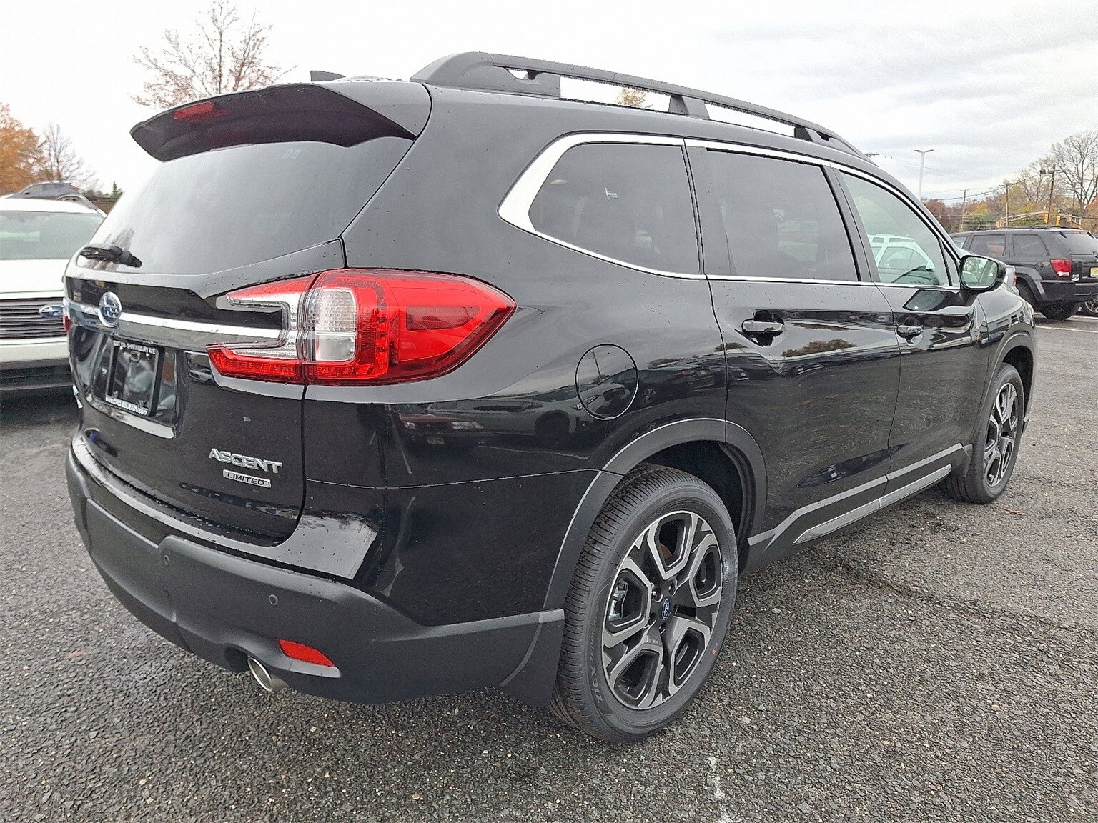 2025 Subaru Ascent Limited photo 2