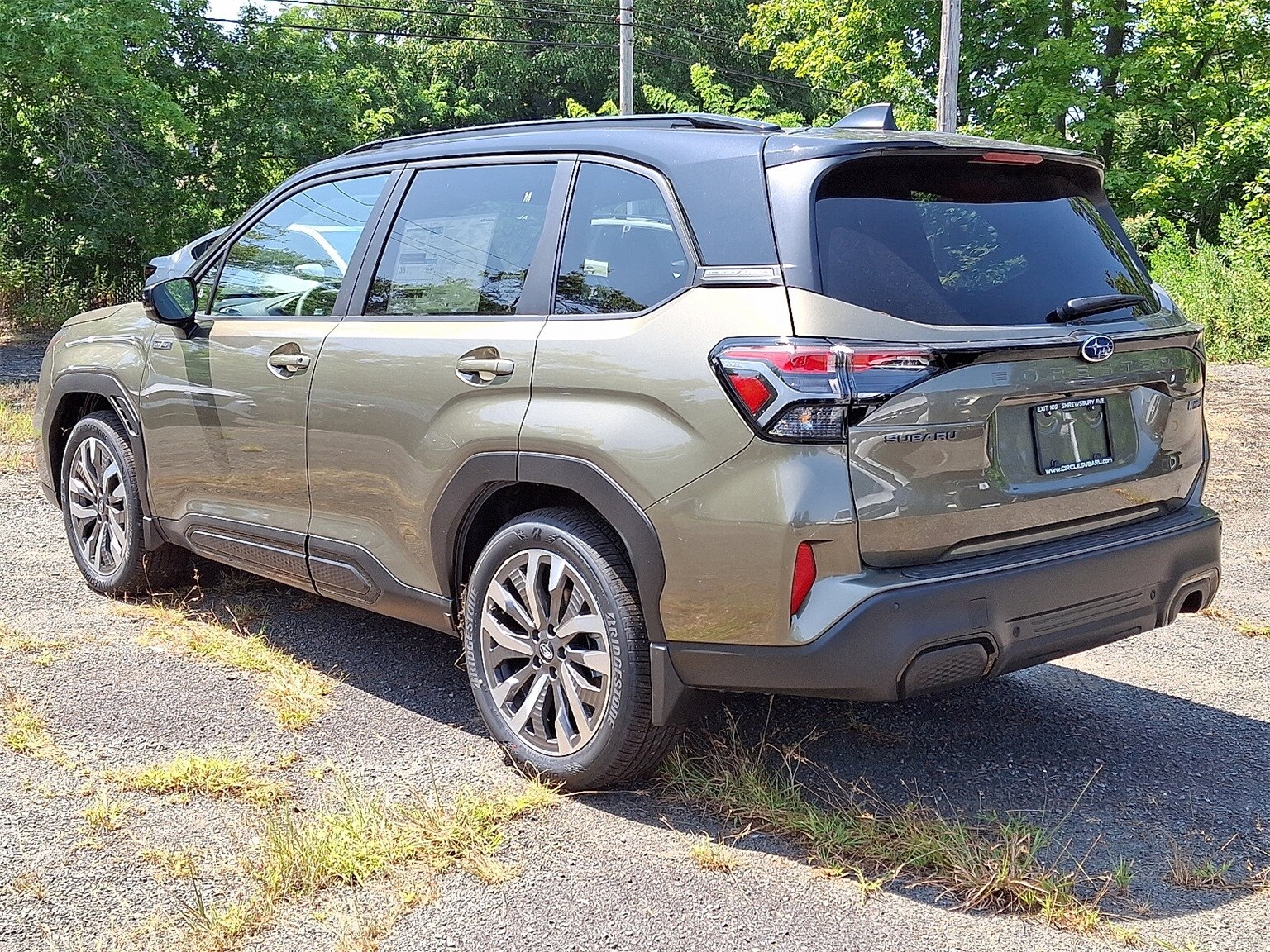 2025 Subaru Forester Touring photo 4