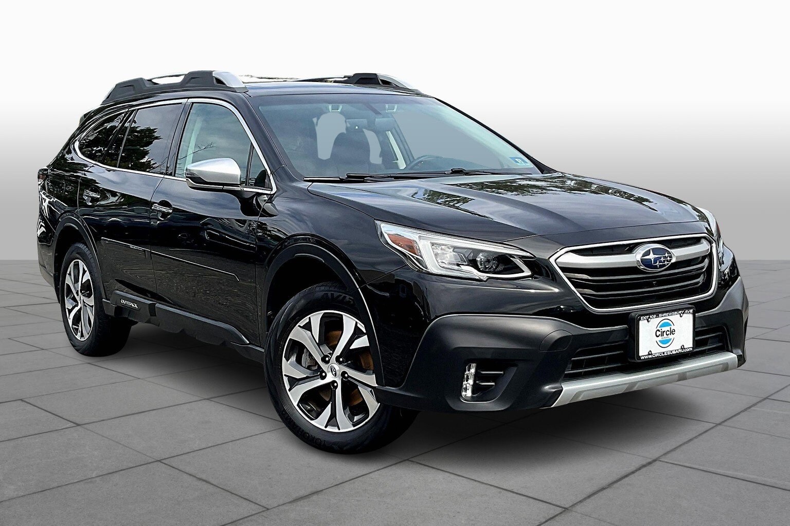 2020 Subaru Outback Touring photo 2