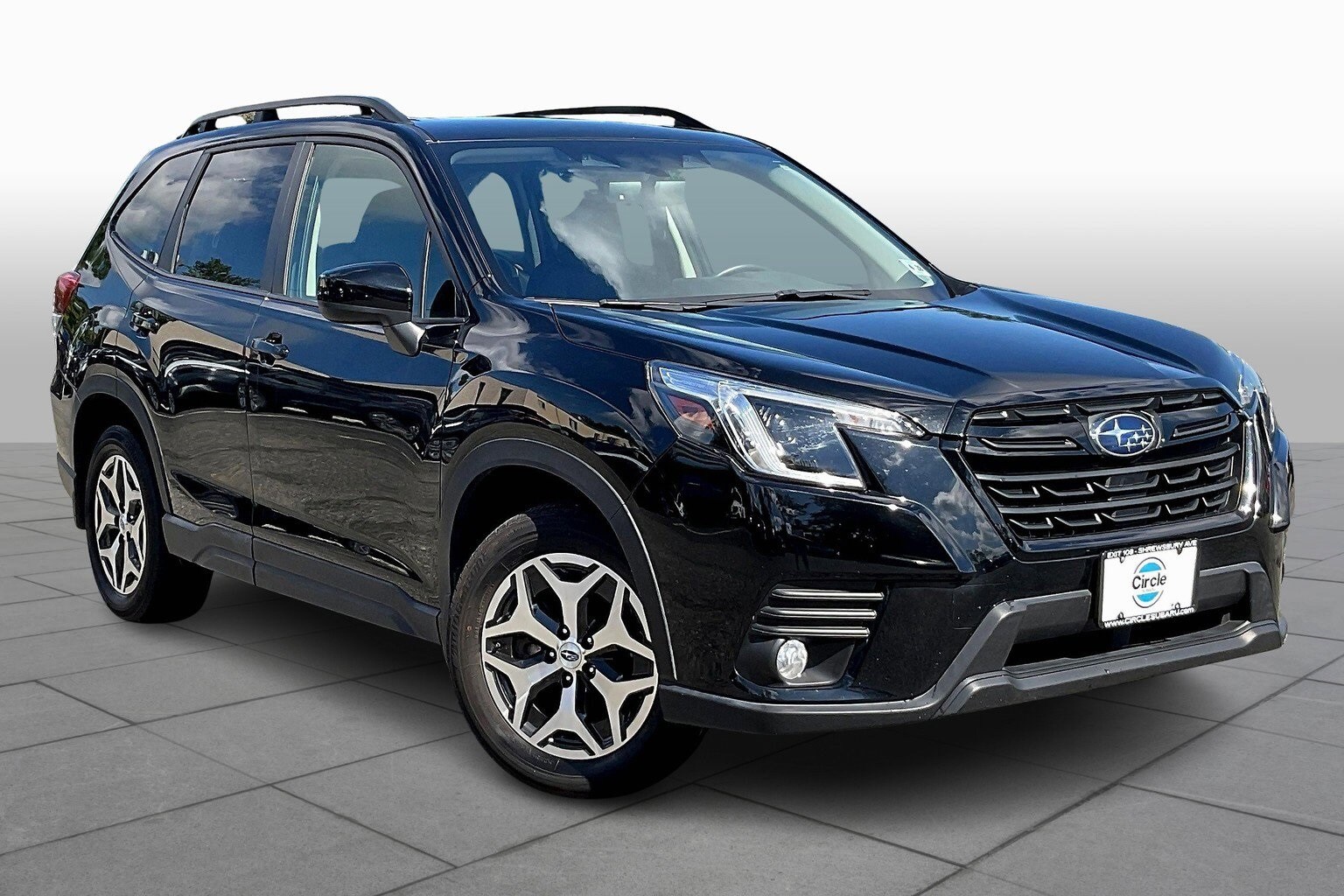 2023 Subaru Forester Premium photo 2