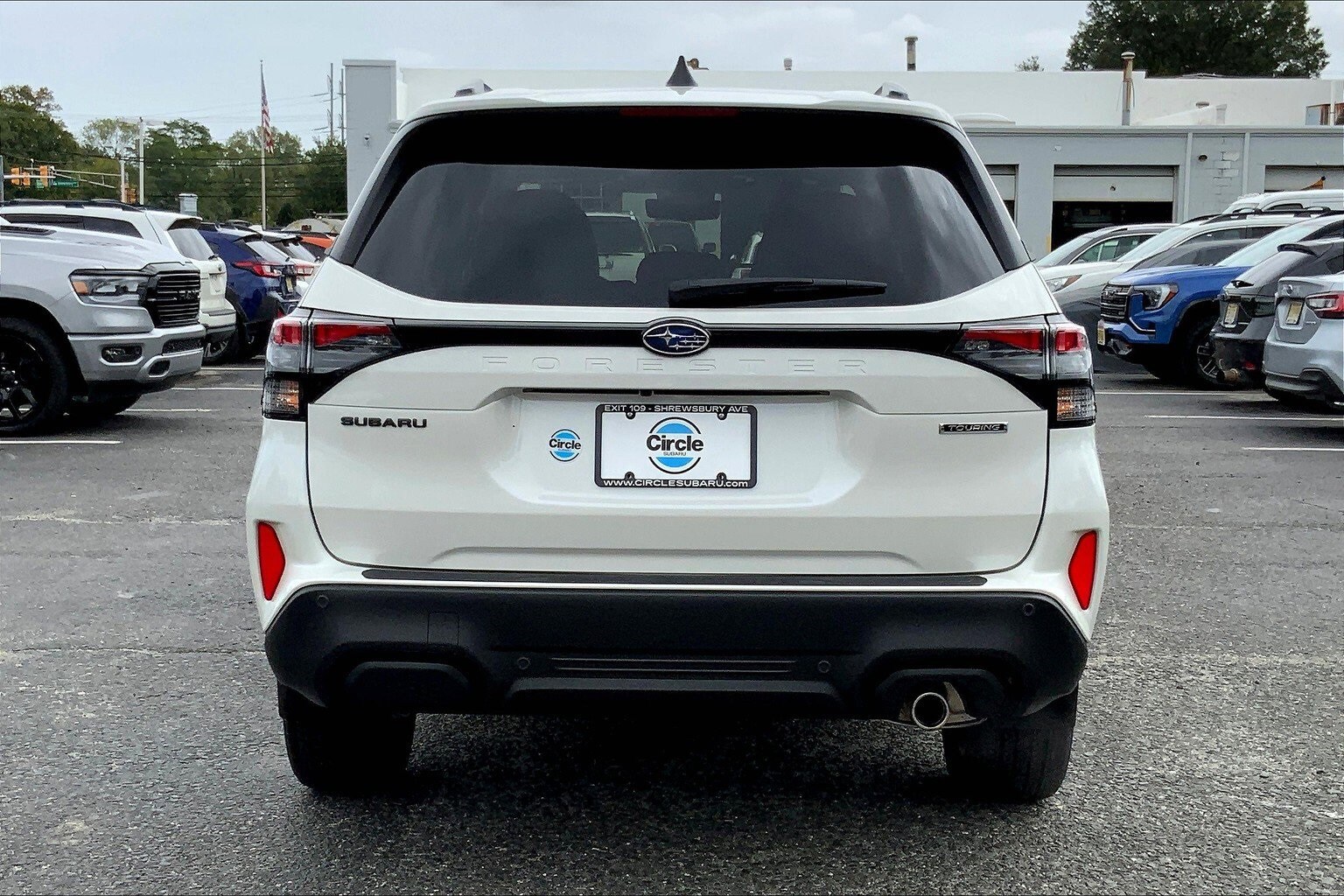 2025 Subaru Forester Touring photo 3