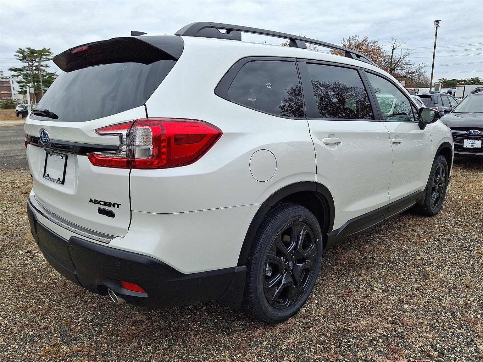 2025 Subaru Ascent Onyx Edition Touring photo 3