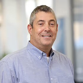 Staff member Steven Schwartz from ID_009801