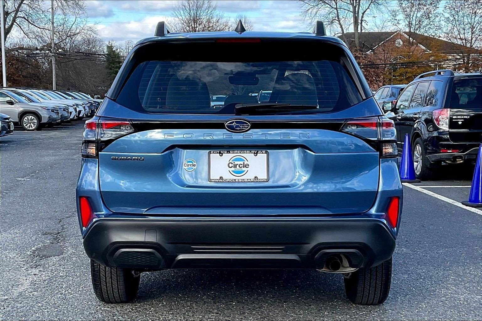 2025 Subaru Forester Base photo 4