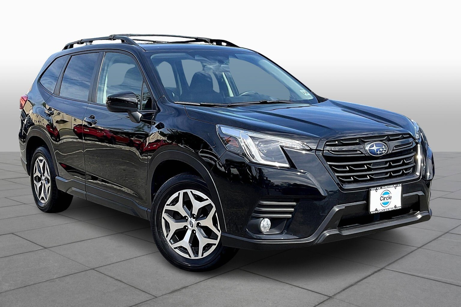 2023 Subaru Forester Premium photo 2
