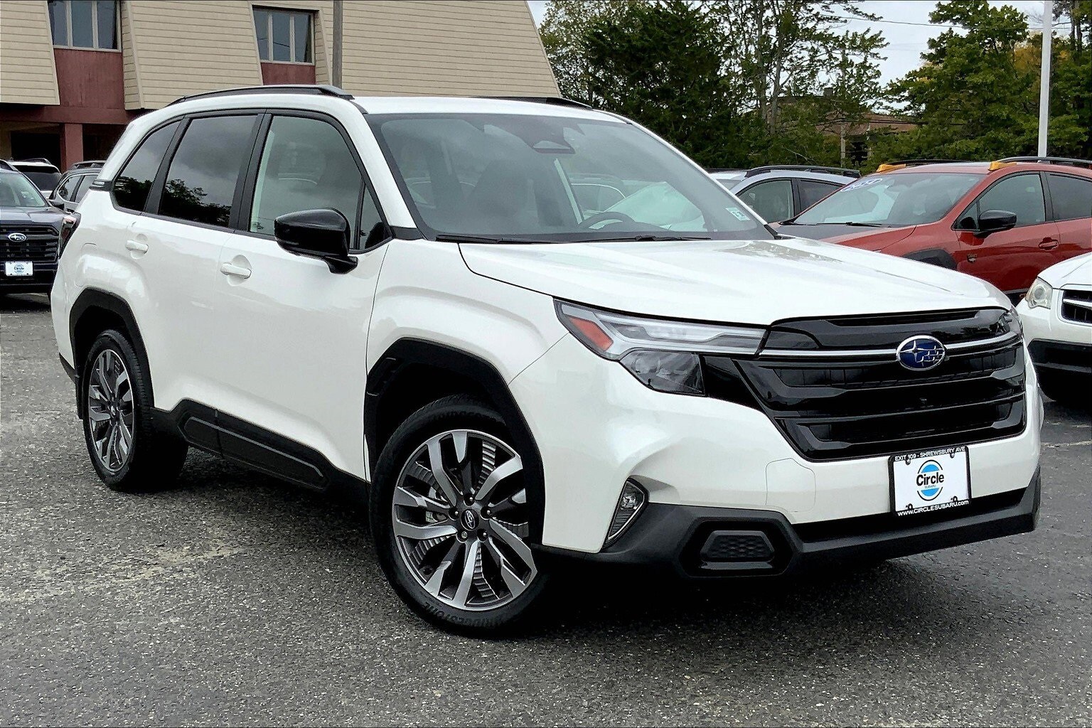 2025 Subaru Forester Touring photo 2