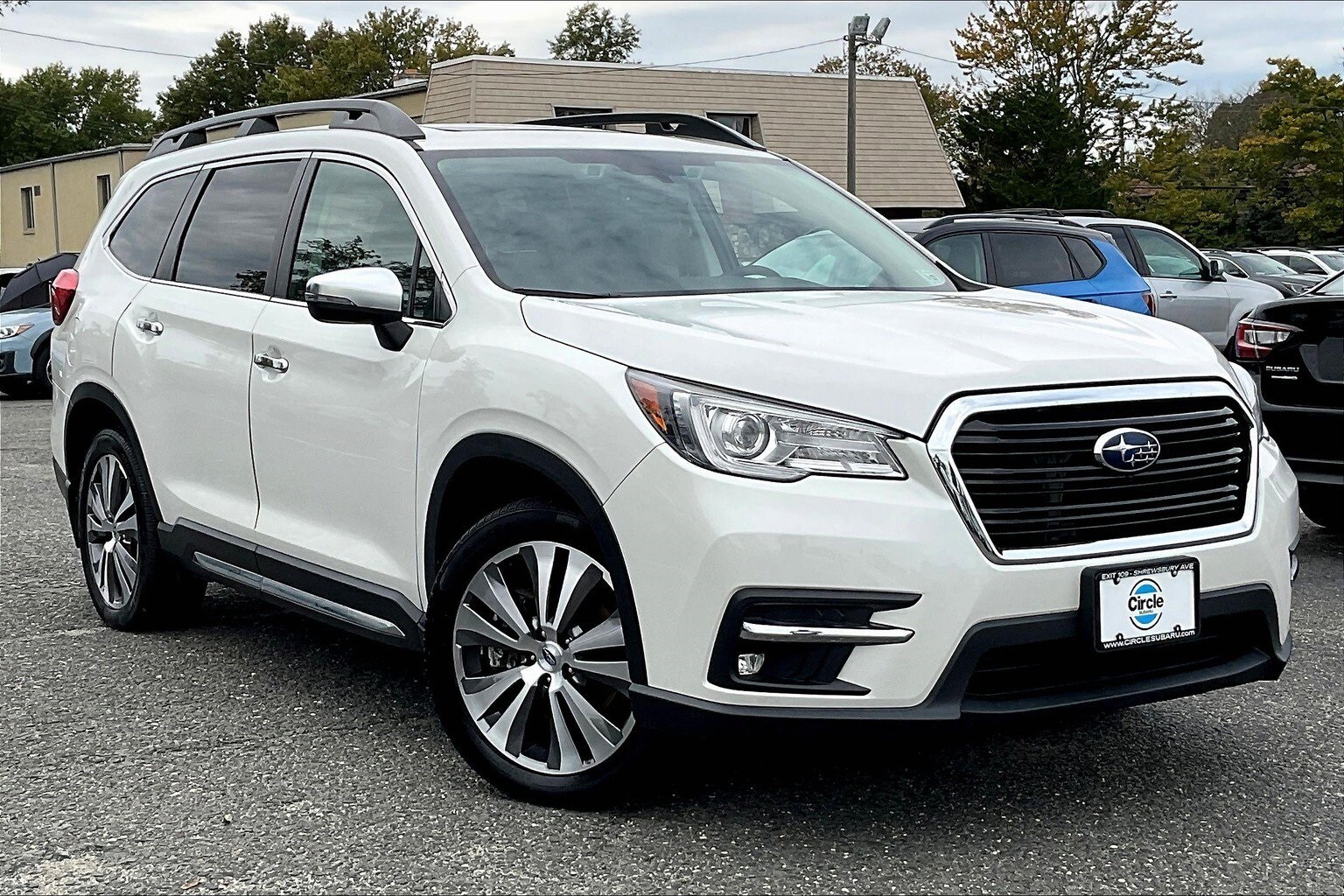 2022 Subaru Ascent Touring photo 2