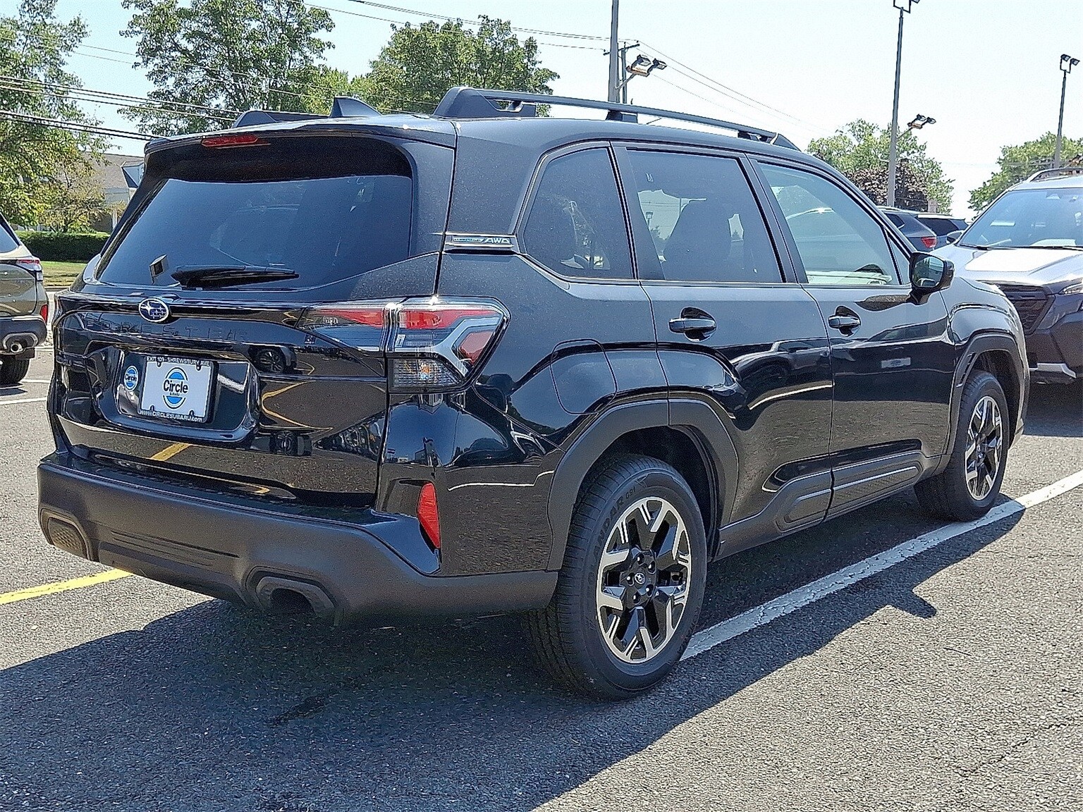 2025 Subaru Forester Premium photo 3