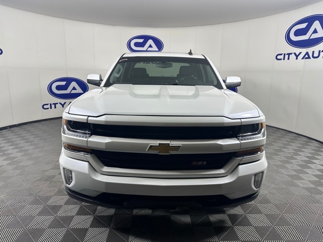 Used 2018 Chevrolet Silverado 1500 LT Z71 with VIN 3GCUKREC9JG142878 for sale in Memphis, TN