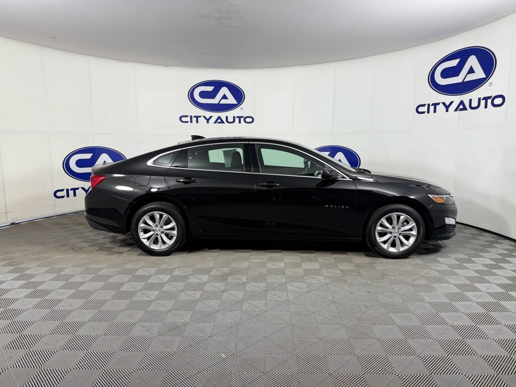 2024 Chevrolet Malibu 1LT photo 3