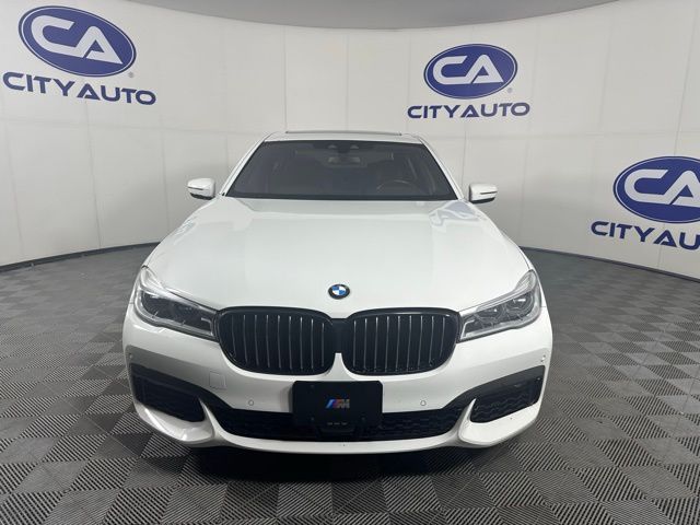 Used 2019 BMW 7 Series 750i with VIN WBA7F0C52KGM24985 for sale in Memphis, TN