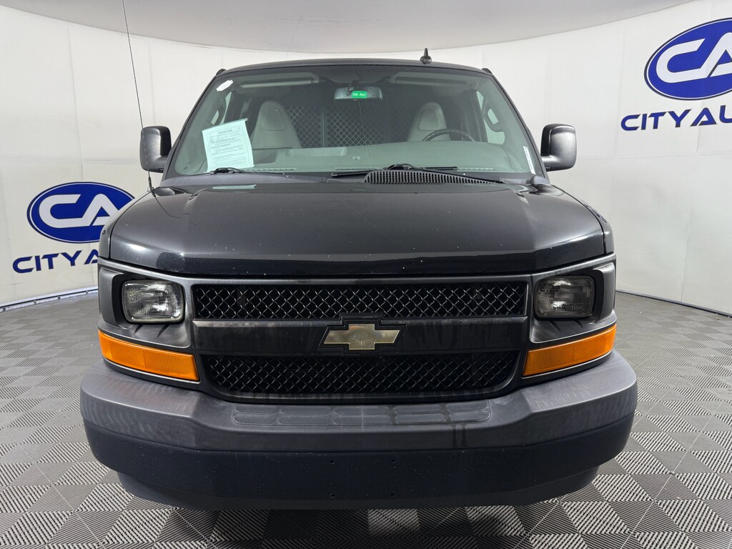 2017 Chevrolet Express 2500 Work Van photo 2
