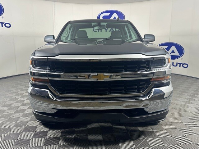 Used 2018 Chevrolet Silverado 1500 LT with VIN 1GCVKREC1JZ167925 for sale in Memphis, TN