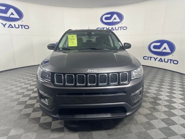 Used 2019 Jeep Compass Latitude with VIN 3C4NJDBBXKT723482 for sale in Memphis, TN