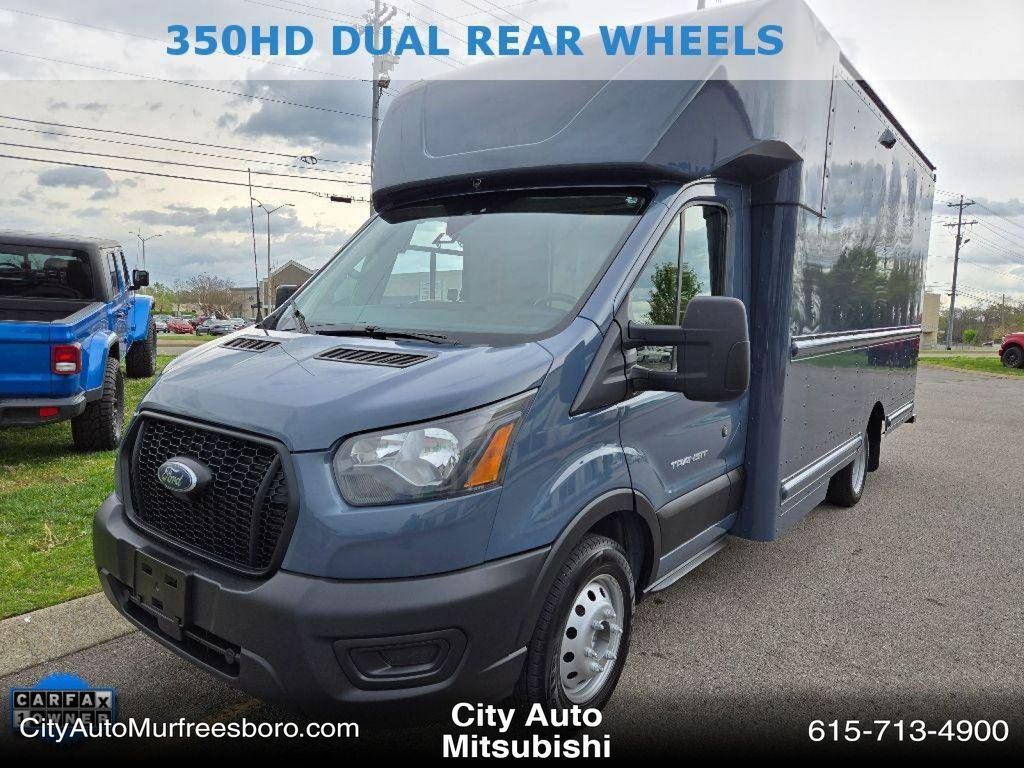2021 Ford Transit Cutaway photo 2
