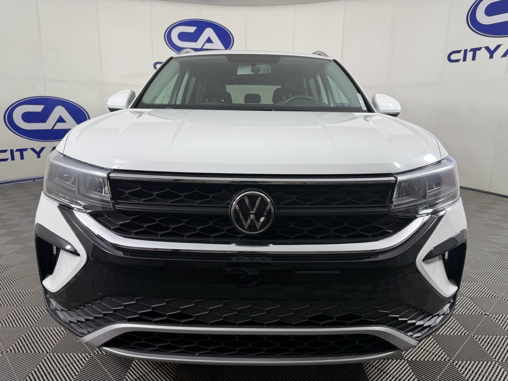 Certified 2022 Volkswagen Taos SE with VIN 3VVRX7B28NM099375 for sale in Memphis, TN