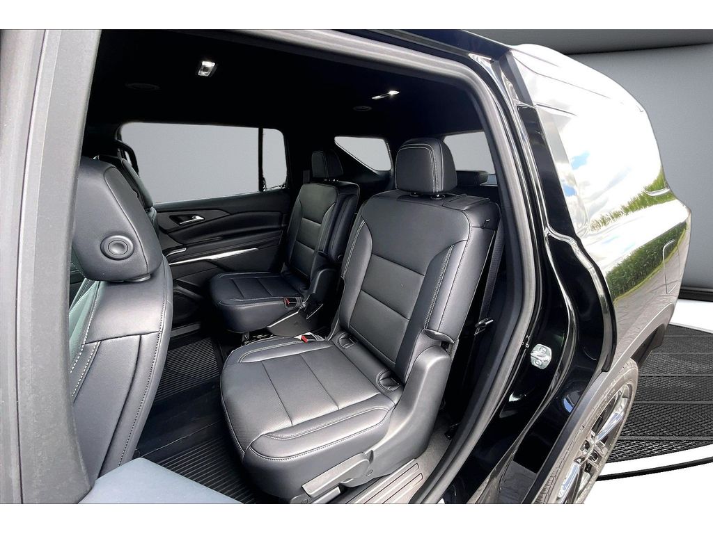 2026 Chevrolet Traverse LT - Photo 11