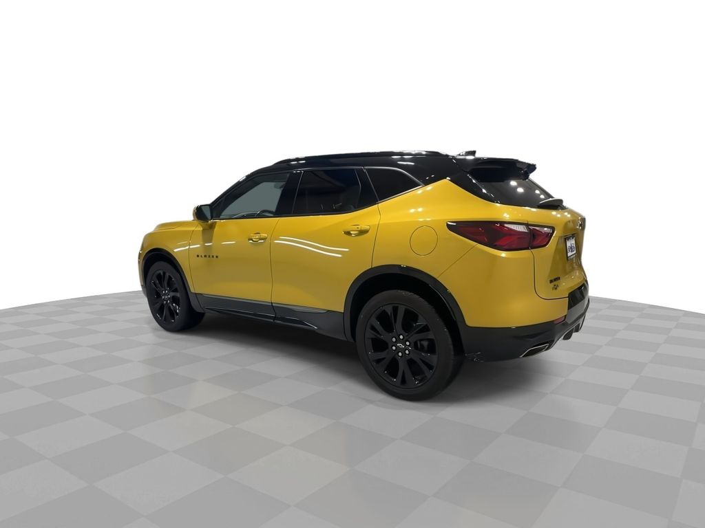 2022 Chevrolet Blazer RS photo 2