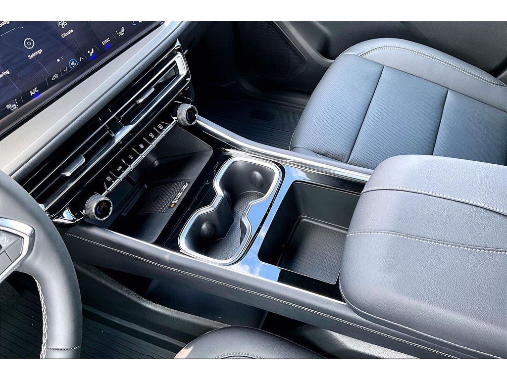 2026 Chevrolet Traverse LT - Photo 9