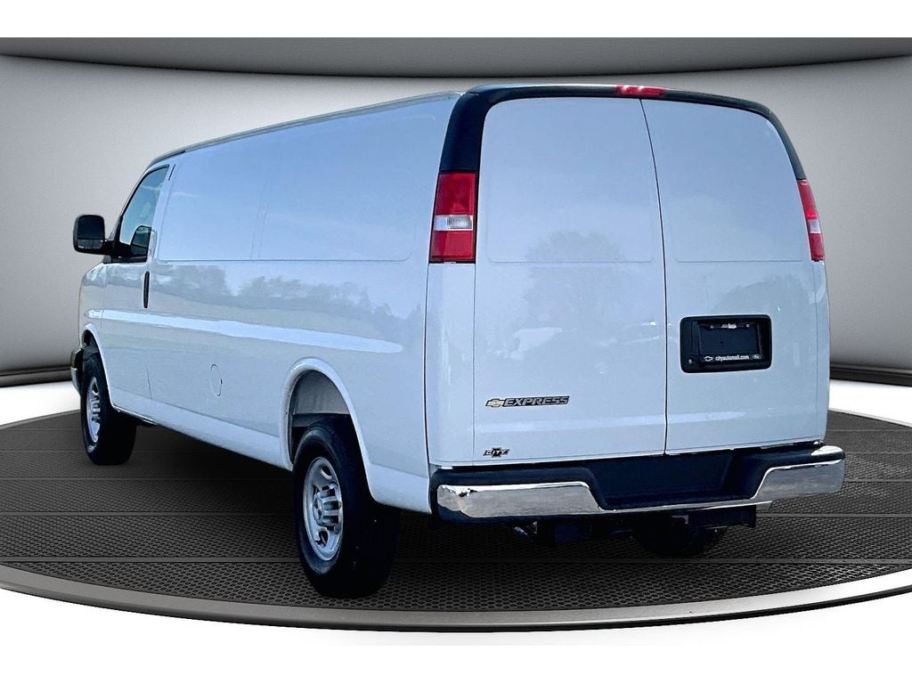 2026 Chevrolet Express Cargo Work Van - Photo 4