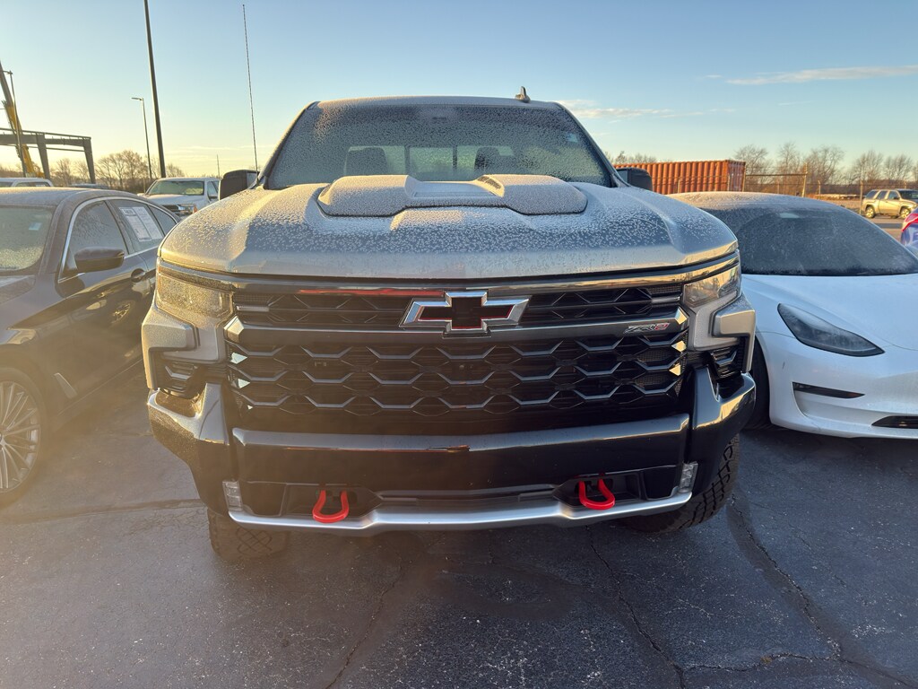 2023 Chevrolet Silverado 1500 ZR2 photo 2
