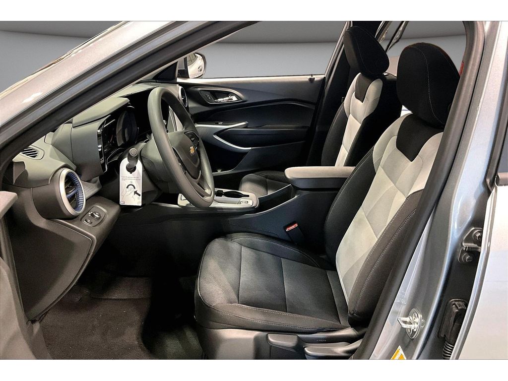2026 Chevrolet Trax LS - Photo 10
