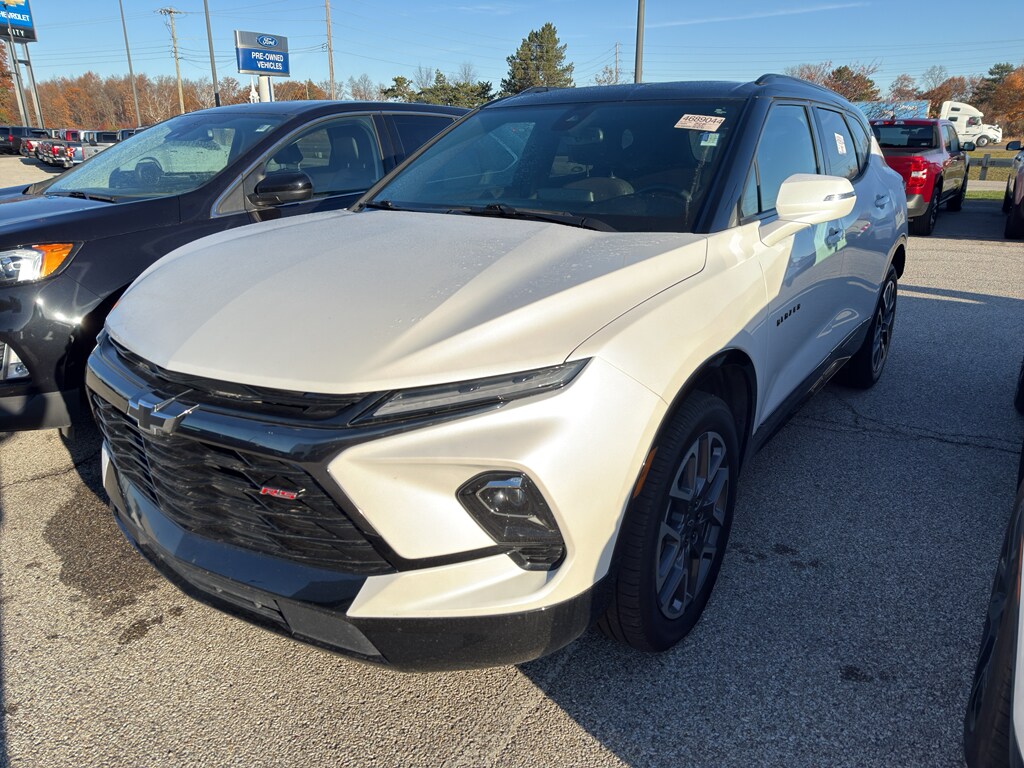 2023 Chevrolet Blazer RS photo 3