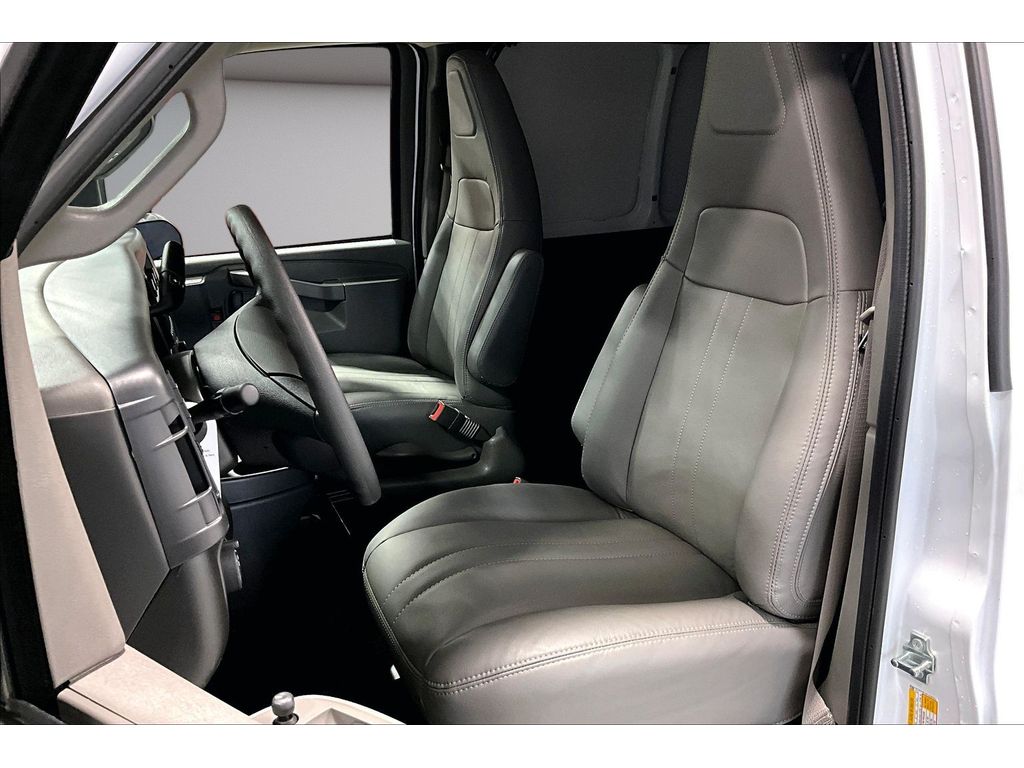 2026 Chevrolet Express Cargo Work Van - Photo 12