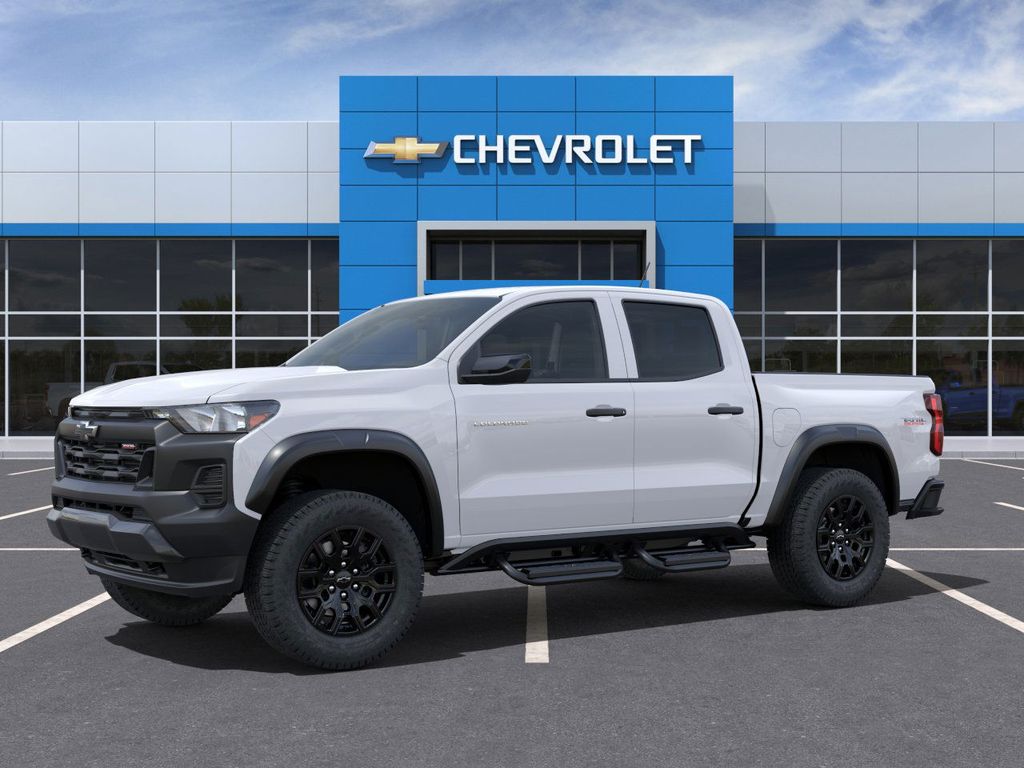 2025 Chevrolet Colorado Trail Boss photo 2