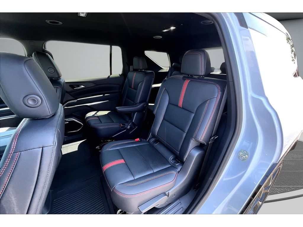 2026 Chevrolet Traverse RS - Photo 13