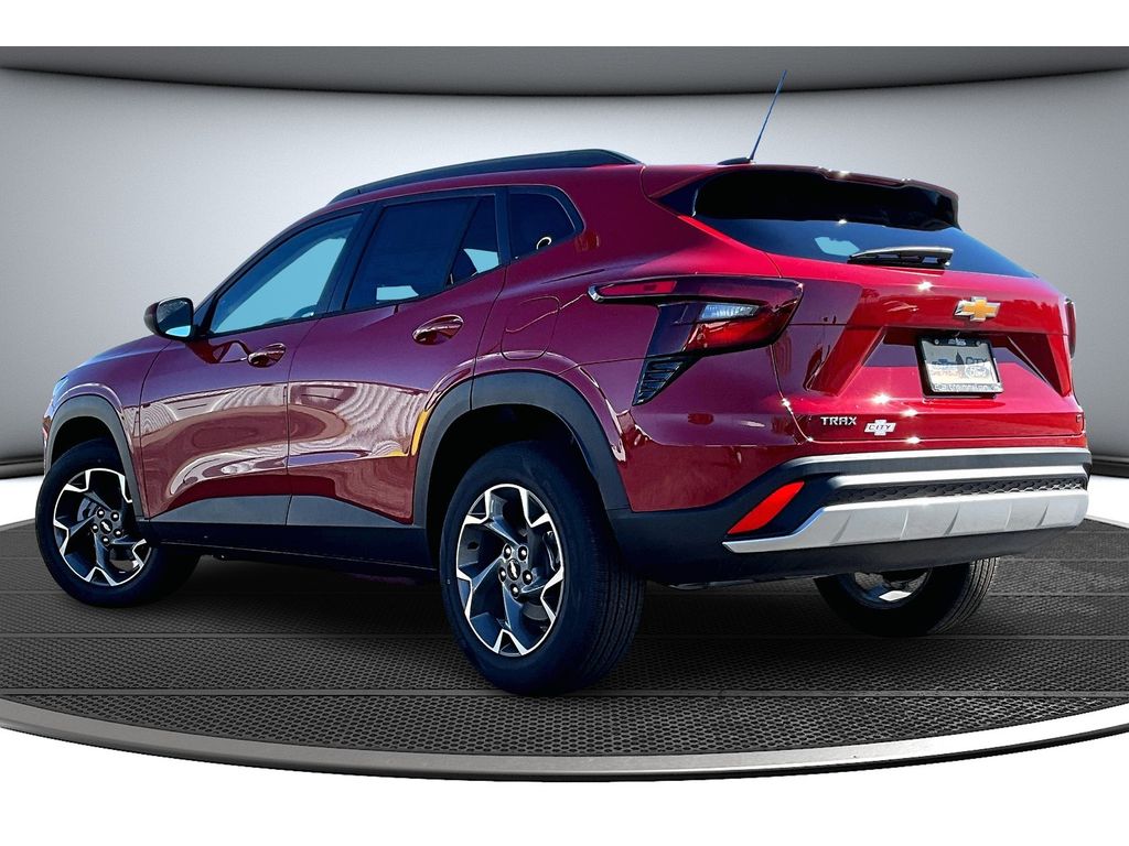 2026 Chevrolet Trax LT photo 3