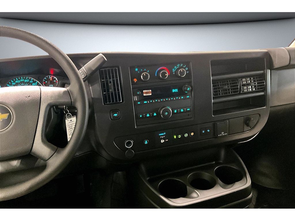 2025 Chevrolet Express Cargo Work Van - Photo 10