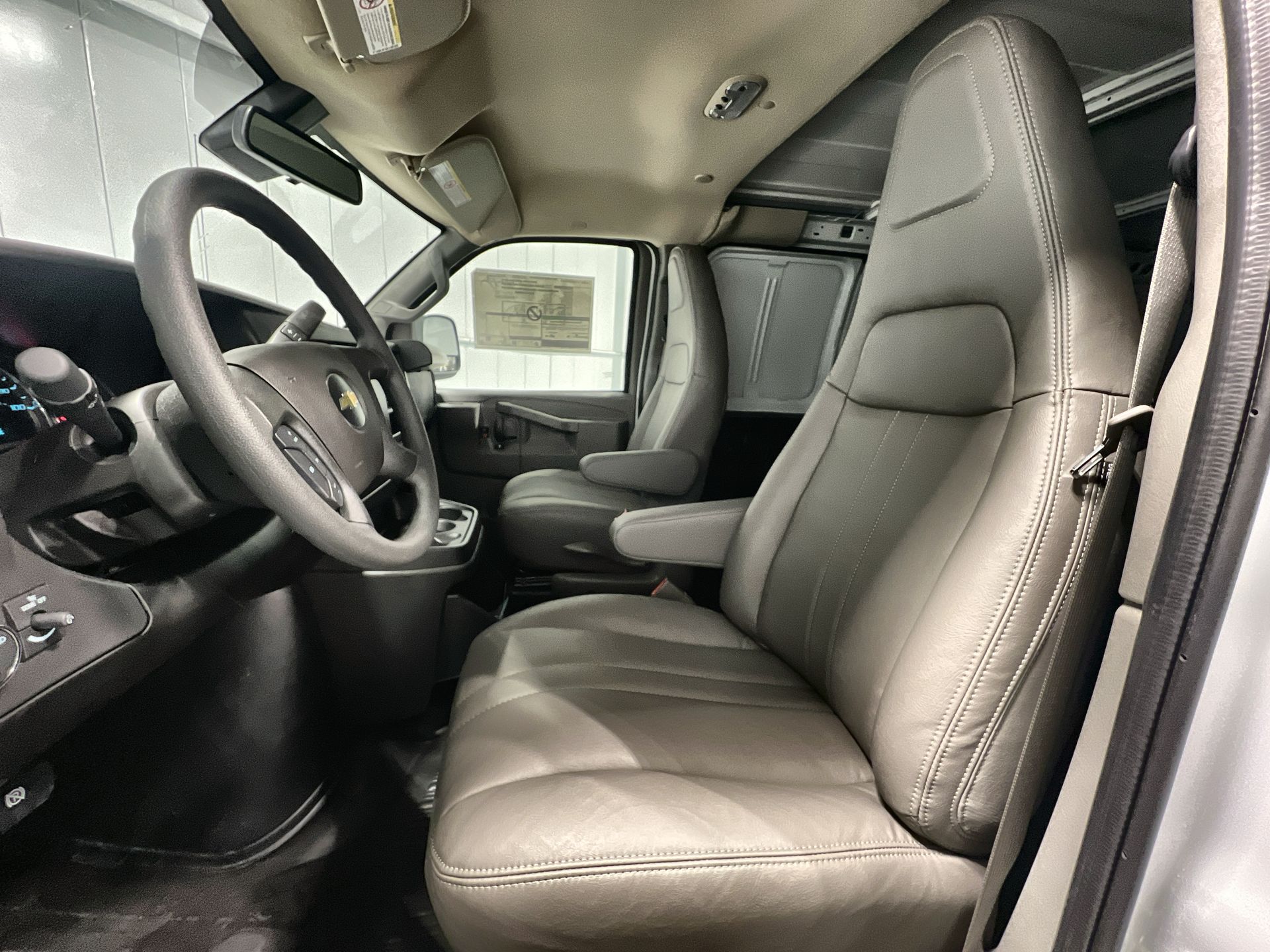 2025 Chevrolet Express Cargo Work Van - Photo 51
