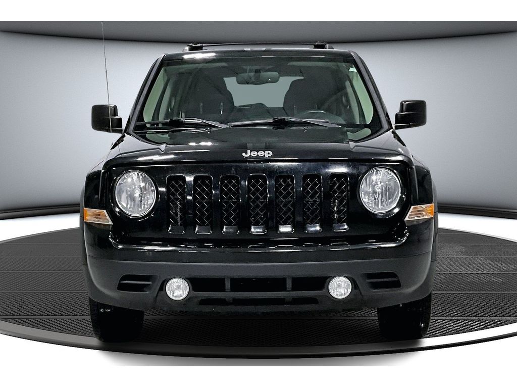 2013 Jeep Patriot Latitude Sport photo 3