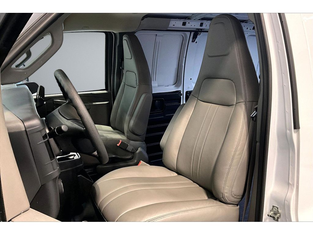 2025 Chevrolet Express Cargo Work Van - Photo 12