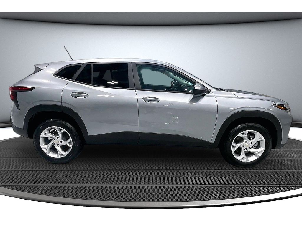 2026 Chevrolet Trax LS - Photo 17