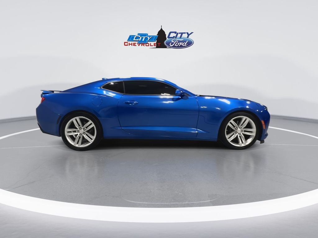 2016 Chevrolet Camaro 2SS photo 2