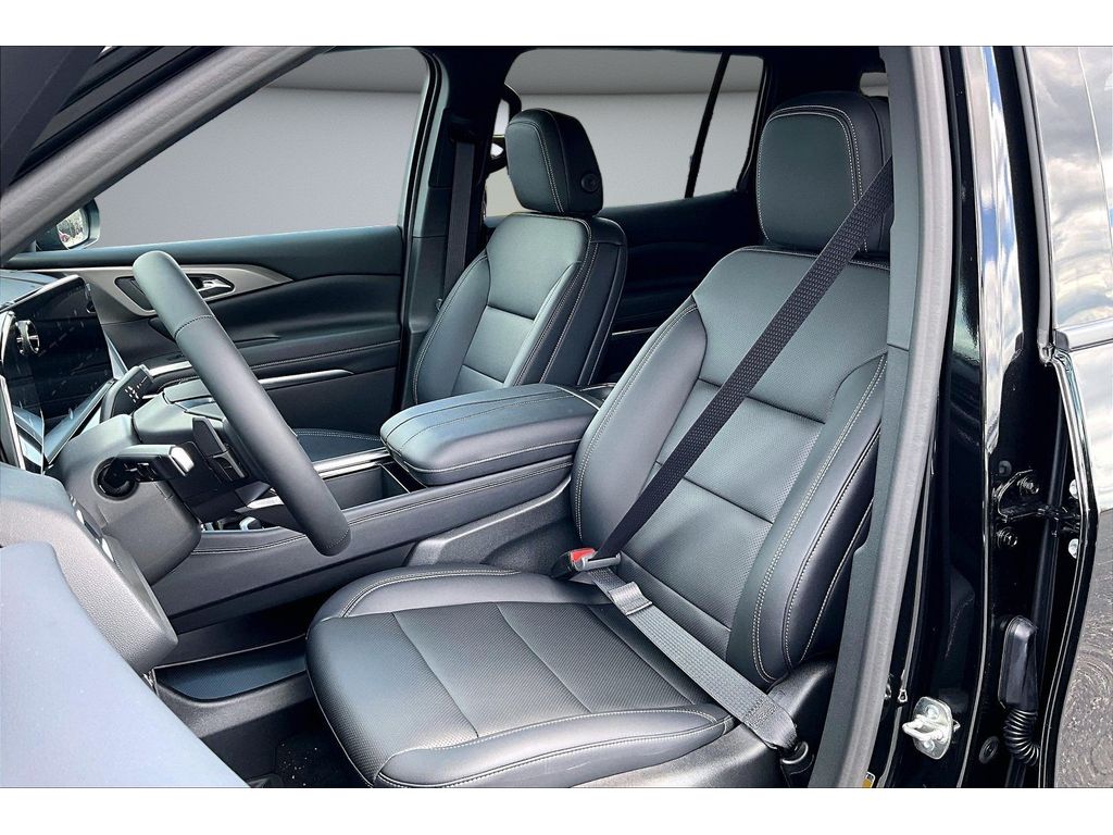 2026 Chevrolet Traverse LT - Photo 10