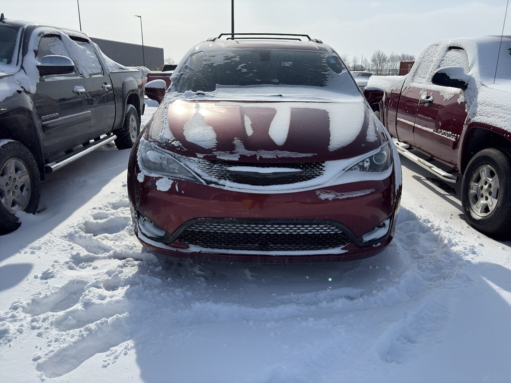 Used 2020 Chrysler Pacifica Limited Minivan