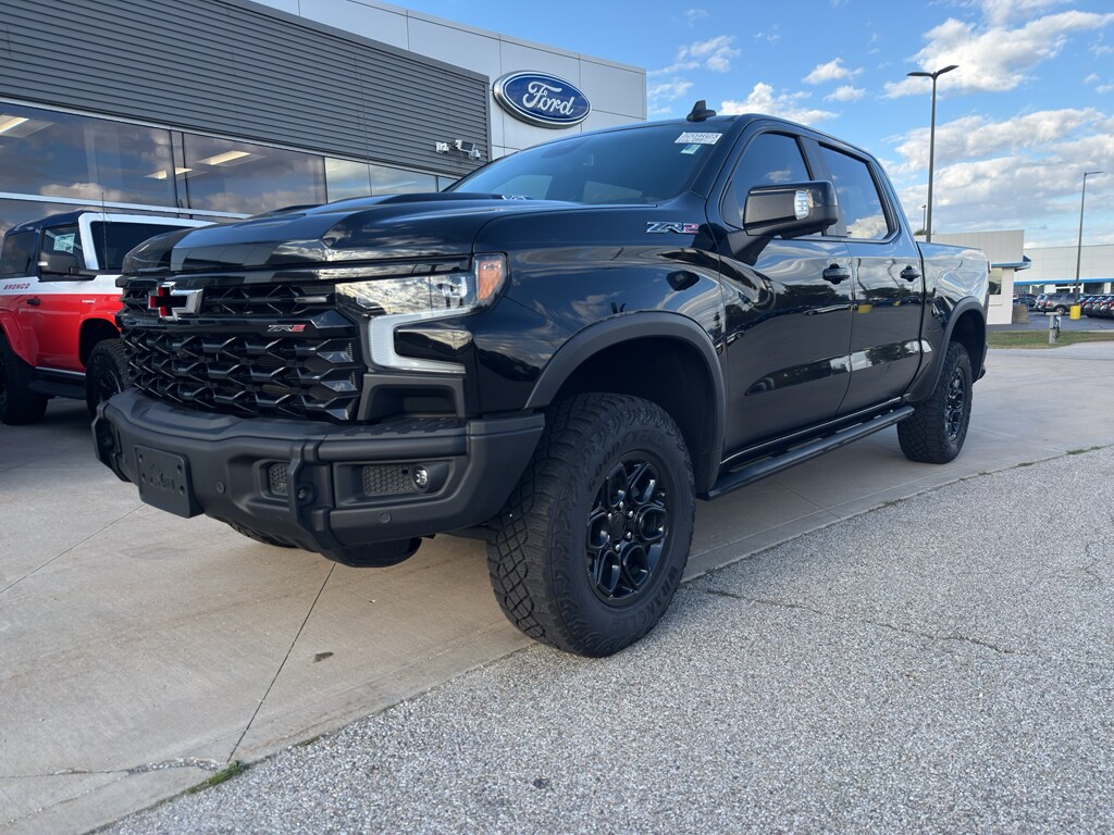 2024 Chevrolet Silverado 1500 ZR2 photo 2