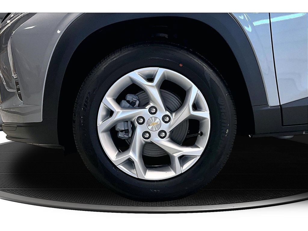 2026 Chevrolet Trax LS - Photo 13