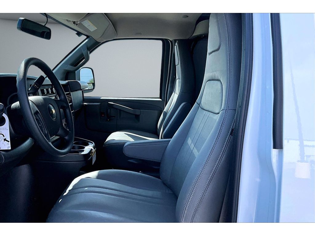 2026 Chevrolet Express Cargo Work Van - Photo 12