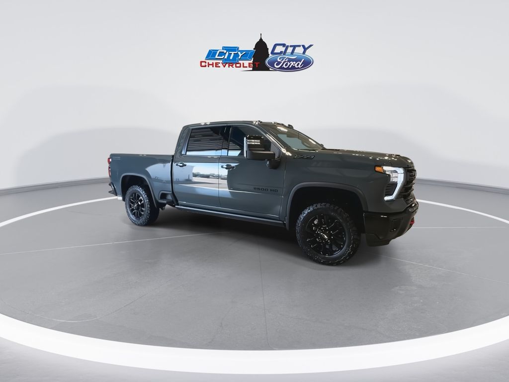 2025 Chevrolet Silverado 2500HD LTZ photo 2