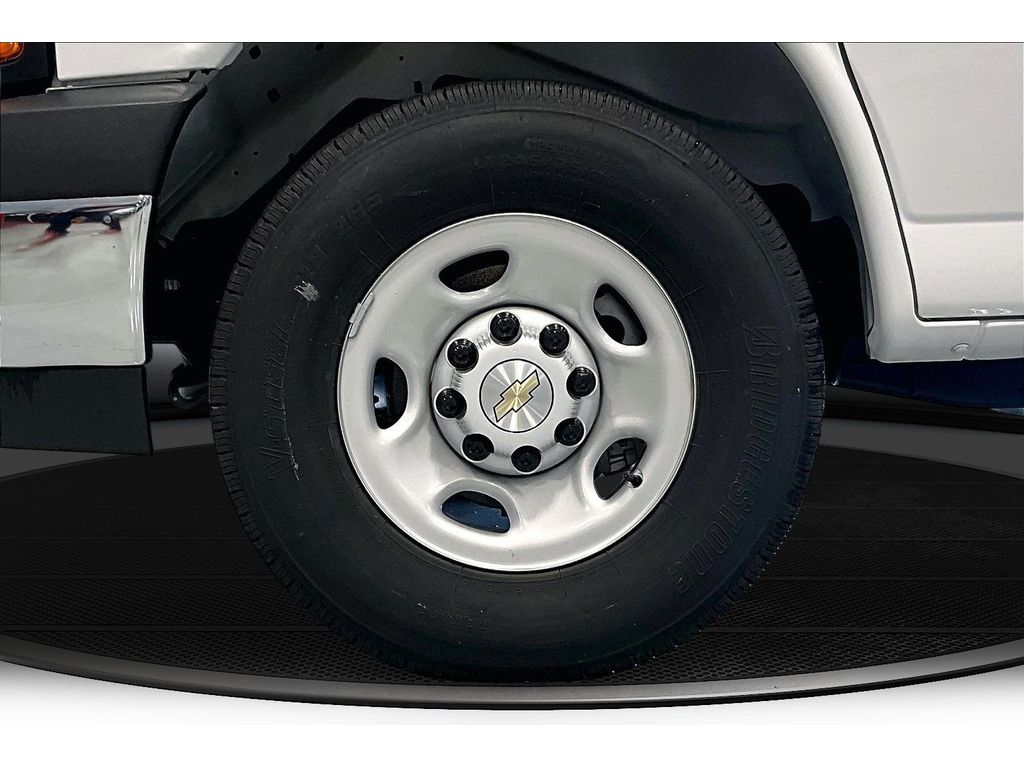 2025 Chevrolet Express Cargo Work Van - Photo 14