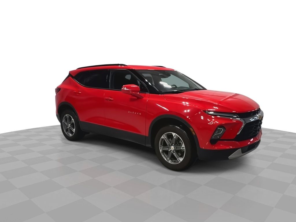 2024 Chevrolet Blazer 3LT photo 2