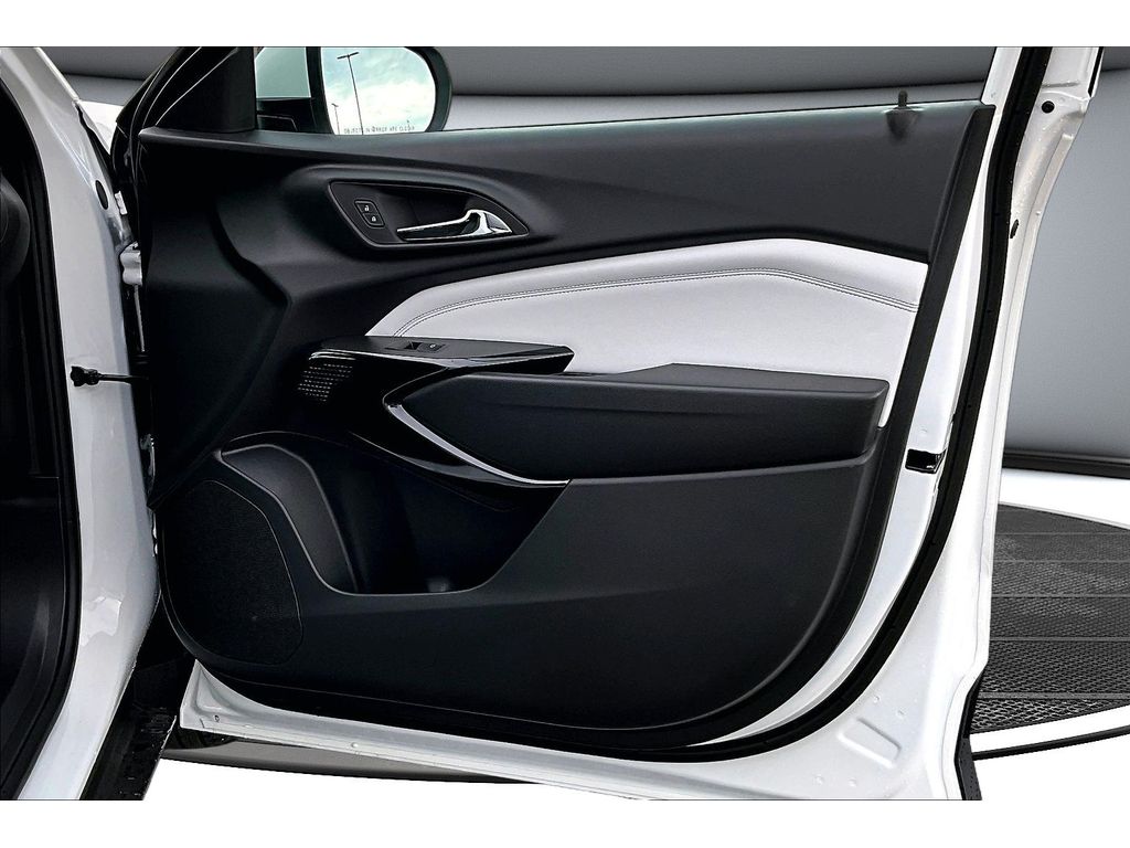 2026 Chevrolet Trax LT - Photo 47
